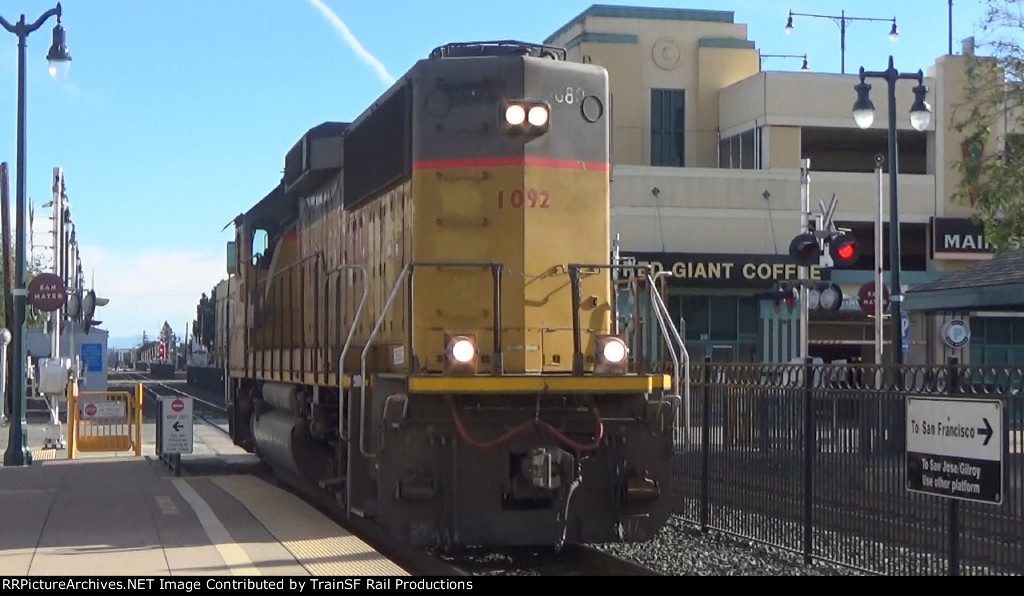 UP 1092 Leads the LSF51